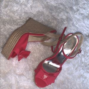 Guess wedges